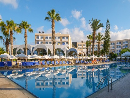 Louis Phaethon Beach Hotel 